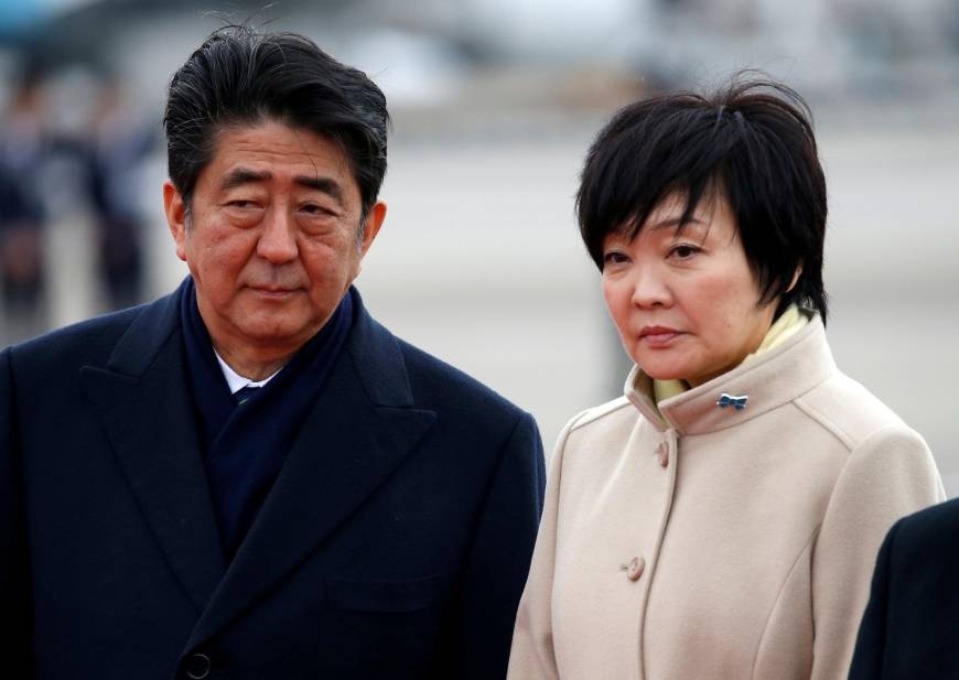be boi thu tuong Shinzo Abe anh 1