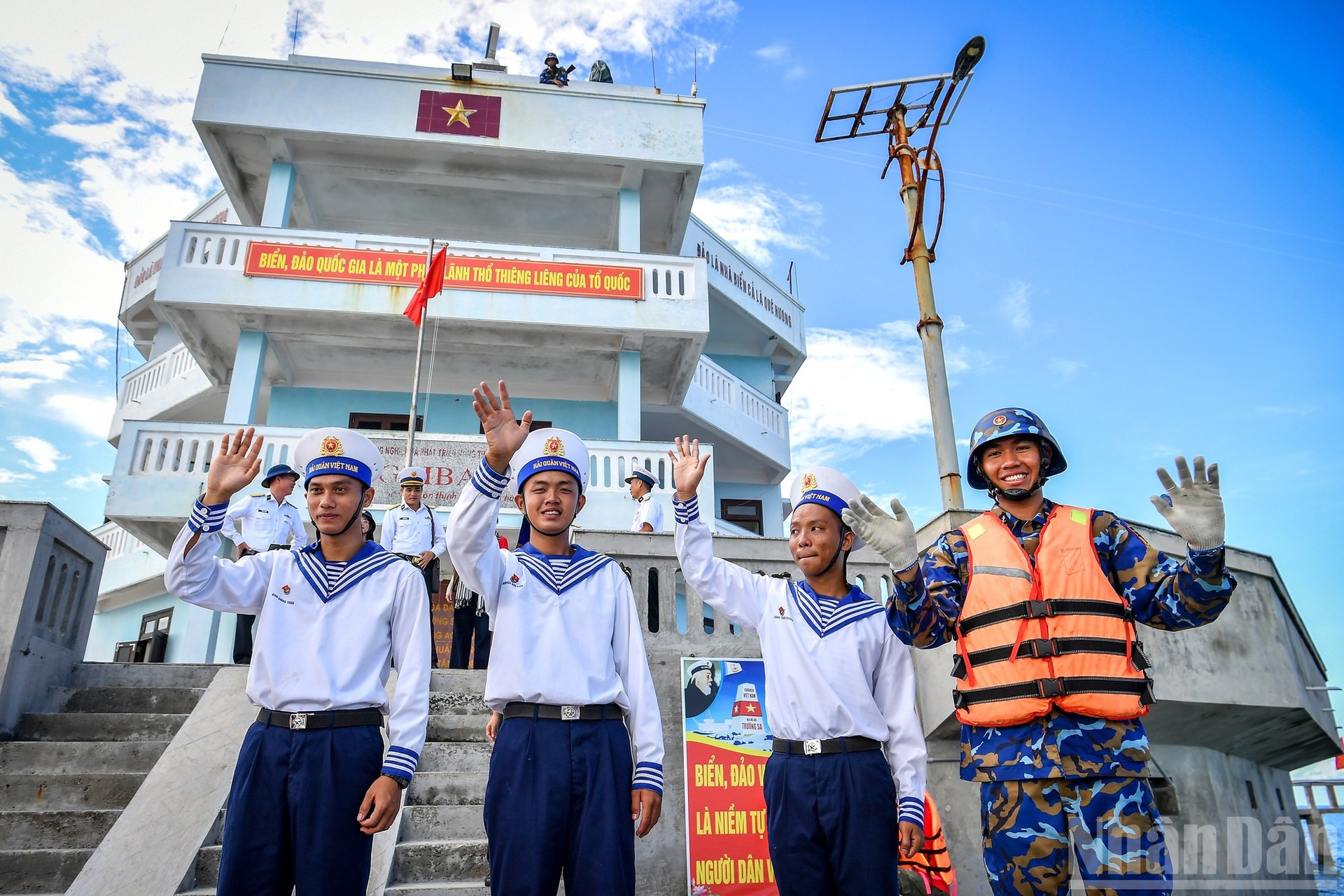 100 nam bao chi anh 17