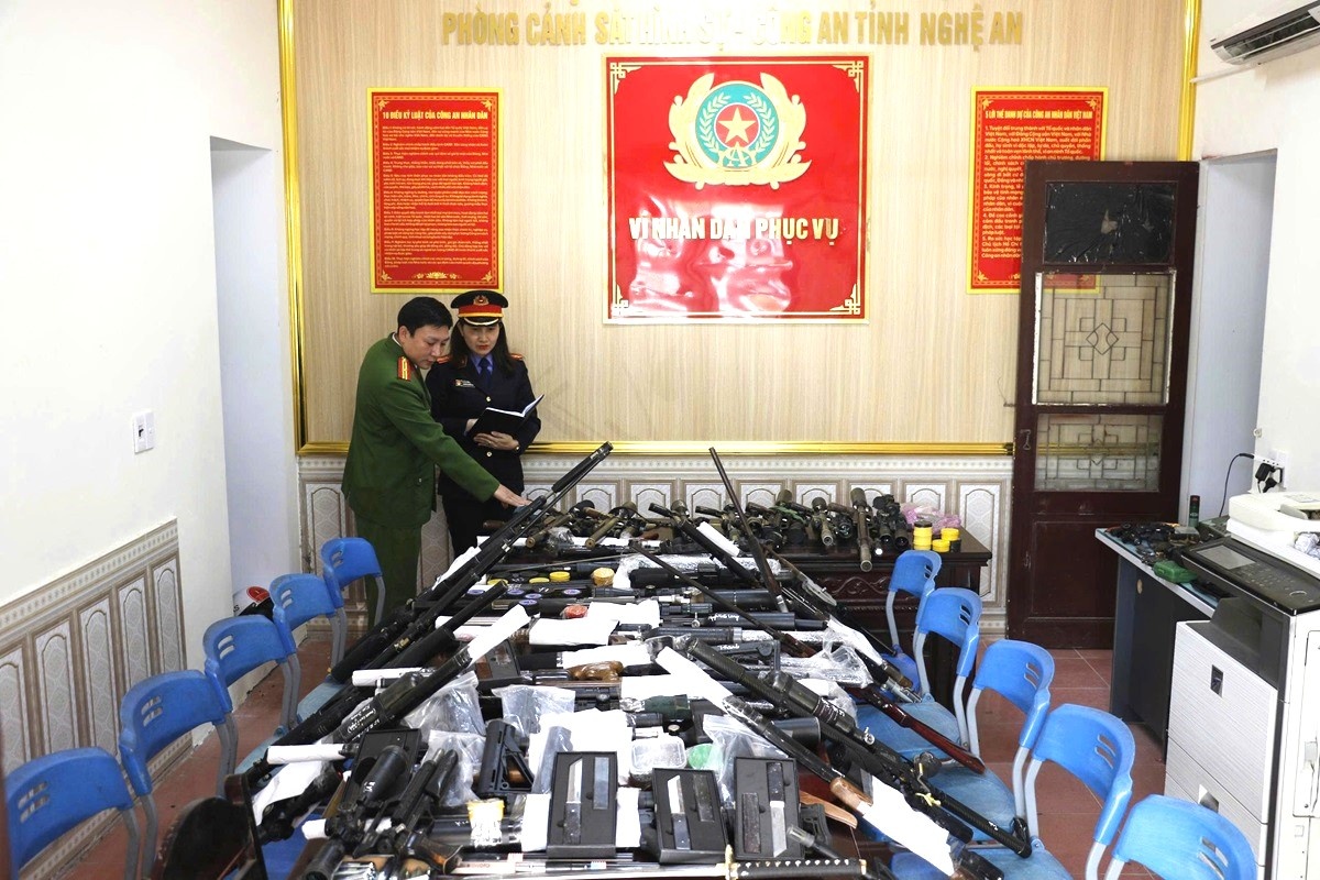 Pha chuyen an, che tao, mua ban, tang tru vu khi anh 7