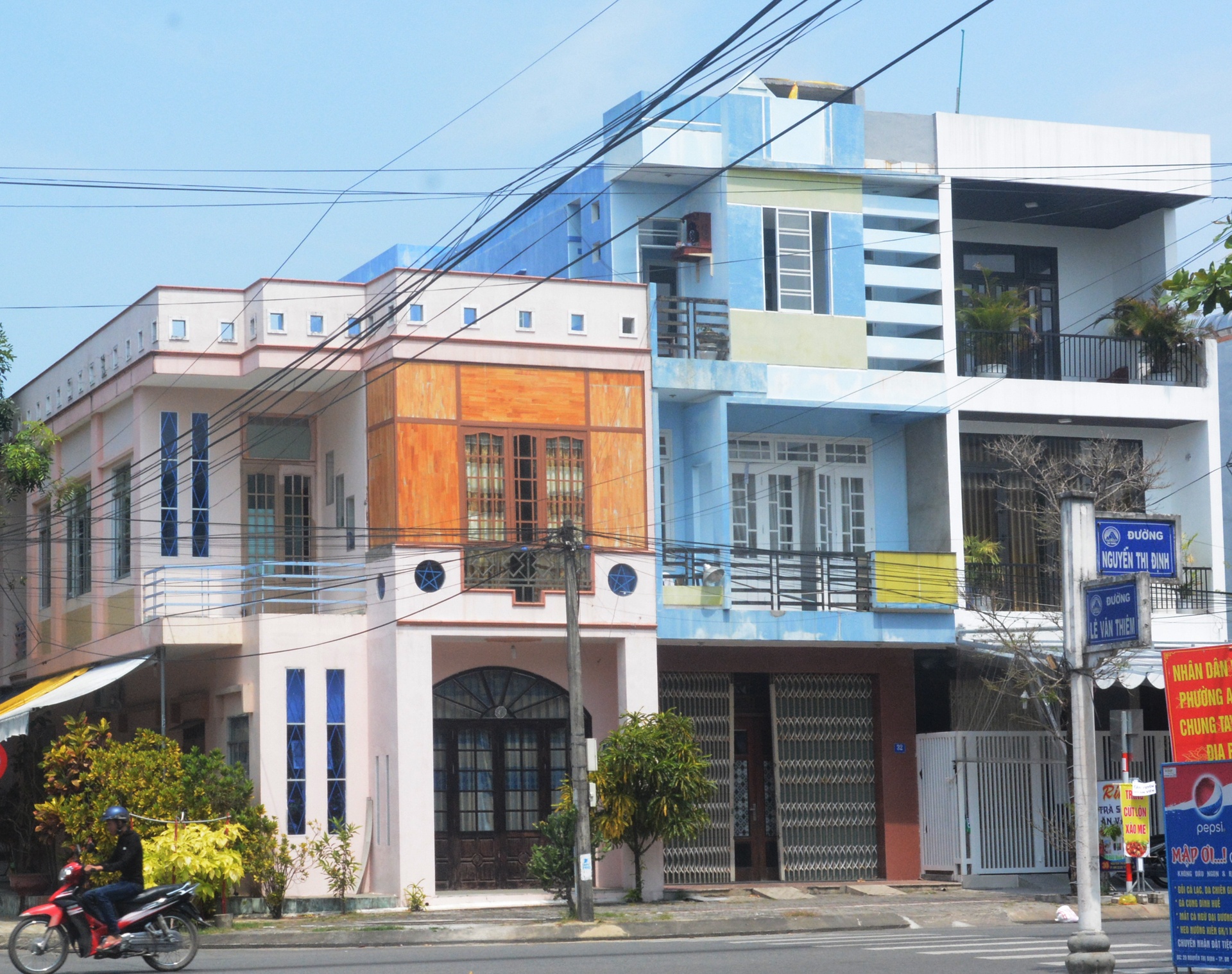 Chiem dung nha cua nguoi khac trai phep anh 1
