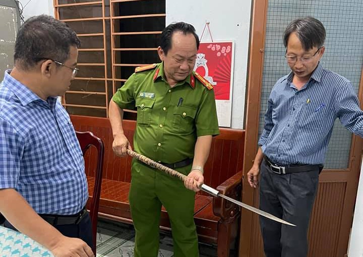 Hai nhom thanh nien hon chien o Da Nang anh 1