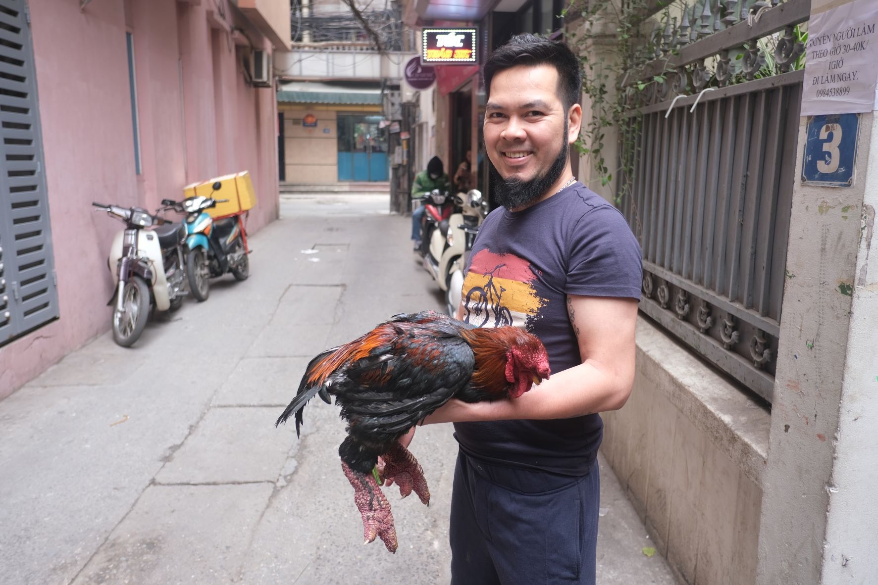 ga Dong tao anh 1