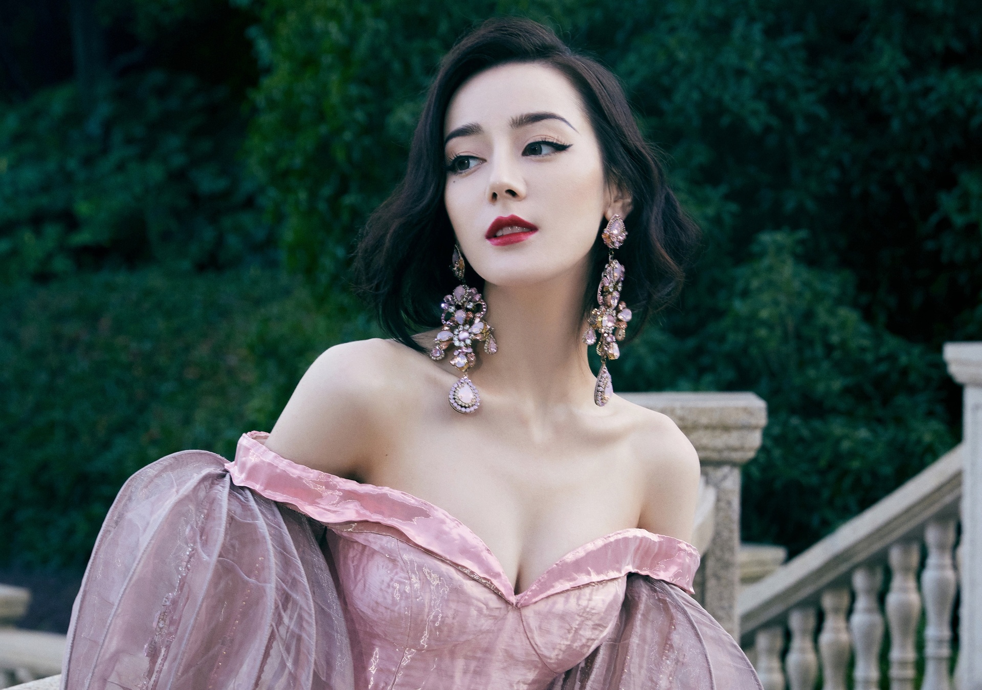 Dich Le Nhiet Ba ngu giao ky anh 1