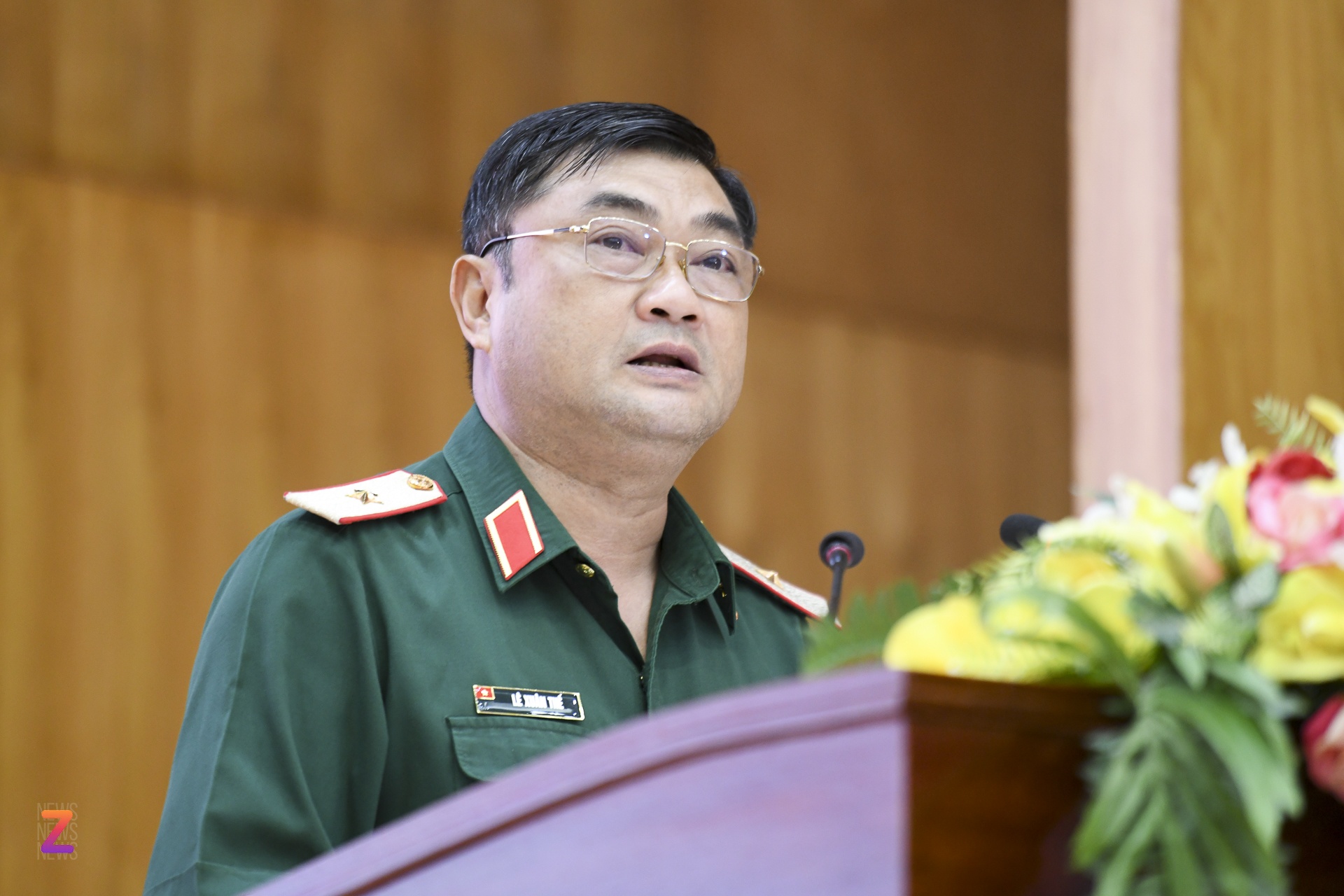 tap chi cong san anh 9