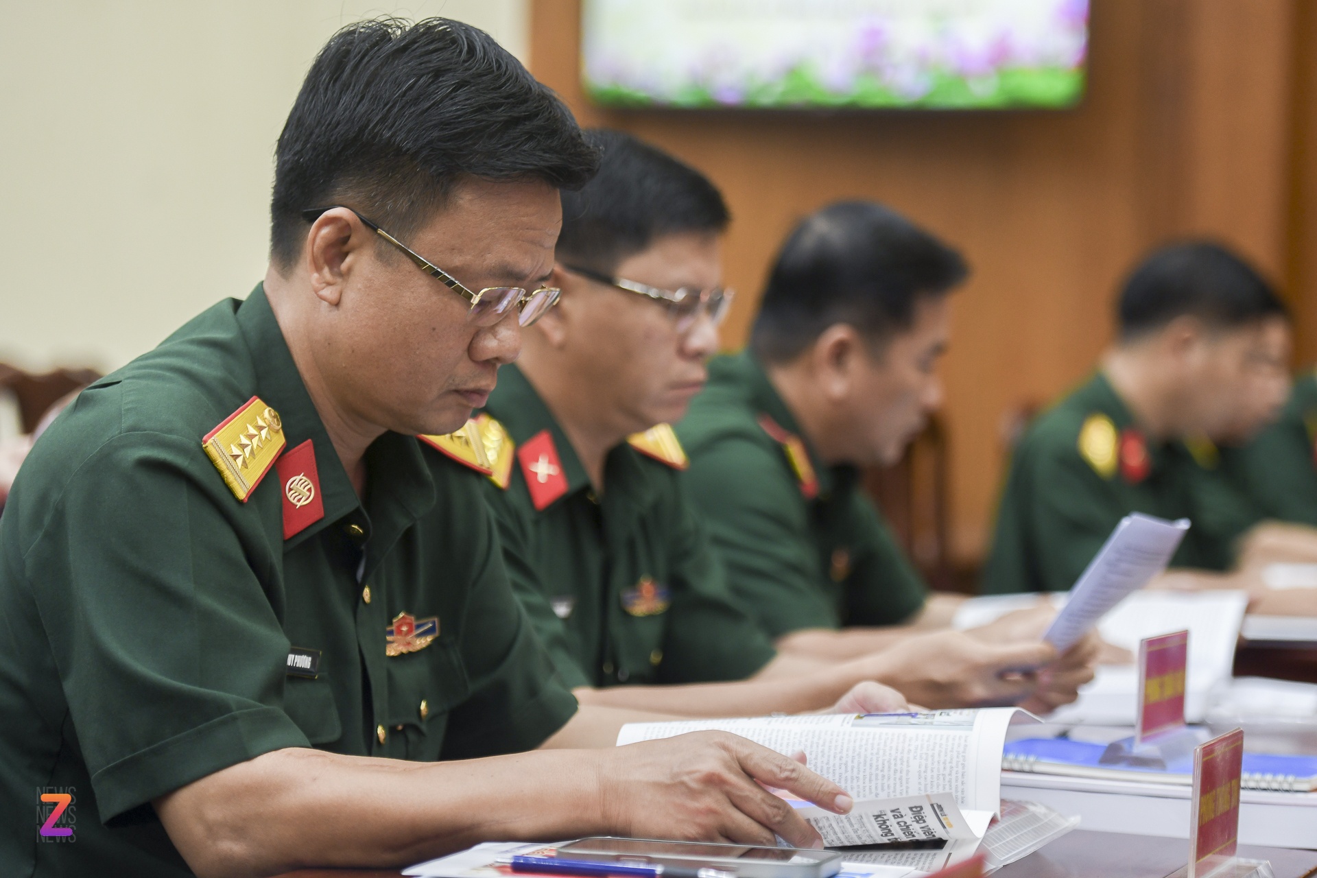 tap chi cong san anh 7