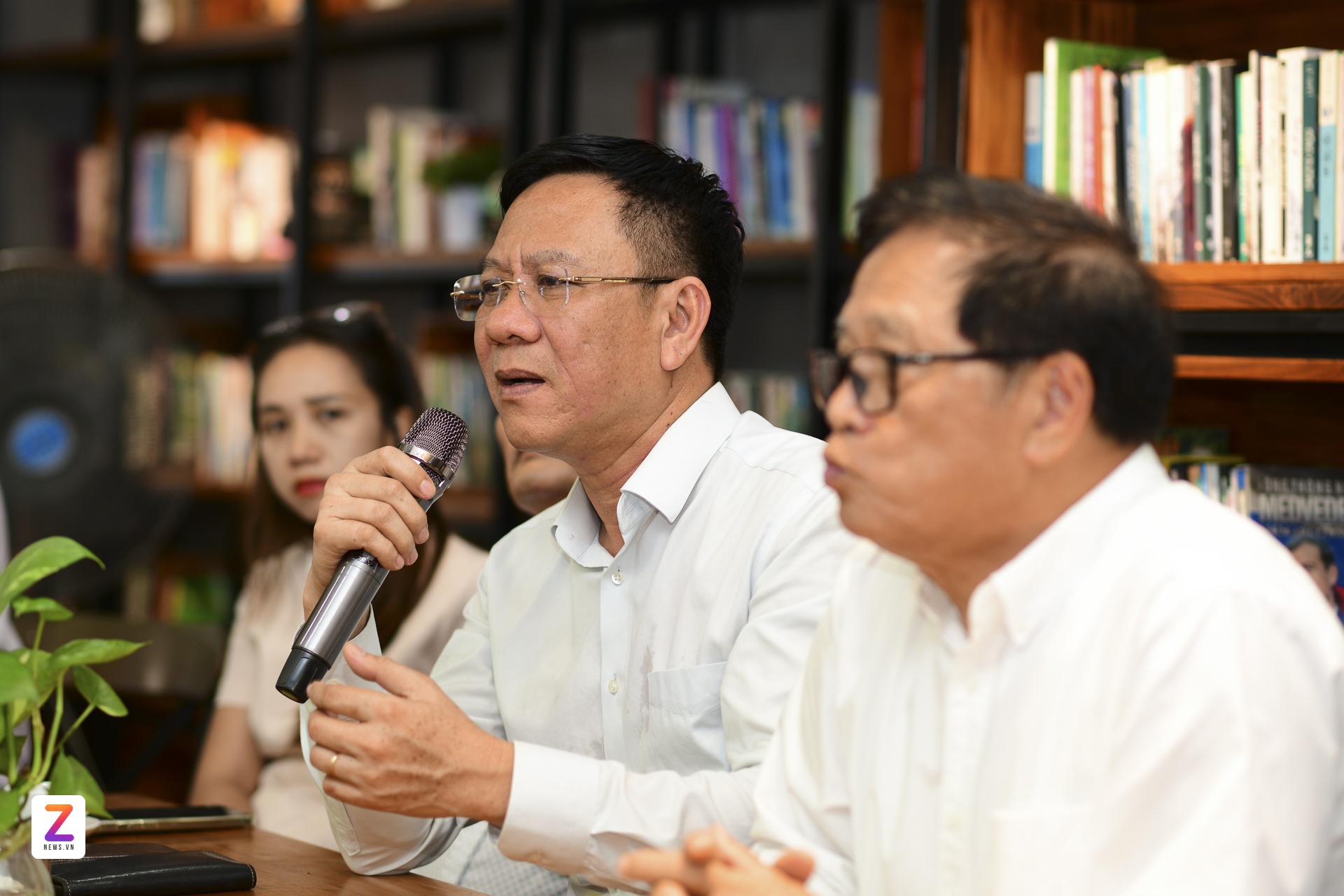 xuất bản ảnh 10