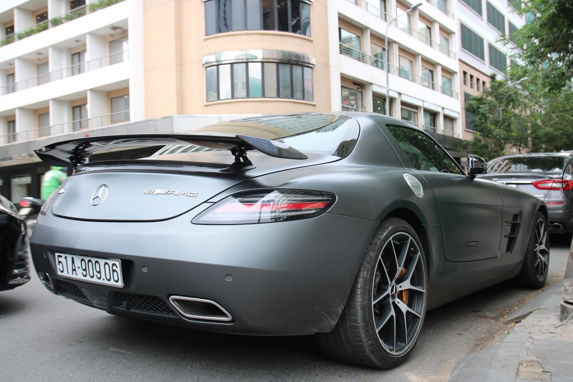 Mercedes-Benz SLS AMG GT Final Editon tái xuất ảnh 2 Mercedes-Benz SLS AMG GT Final Editon tai xuat anh 2