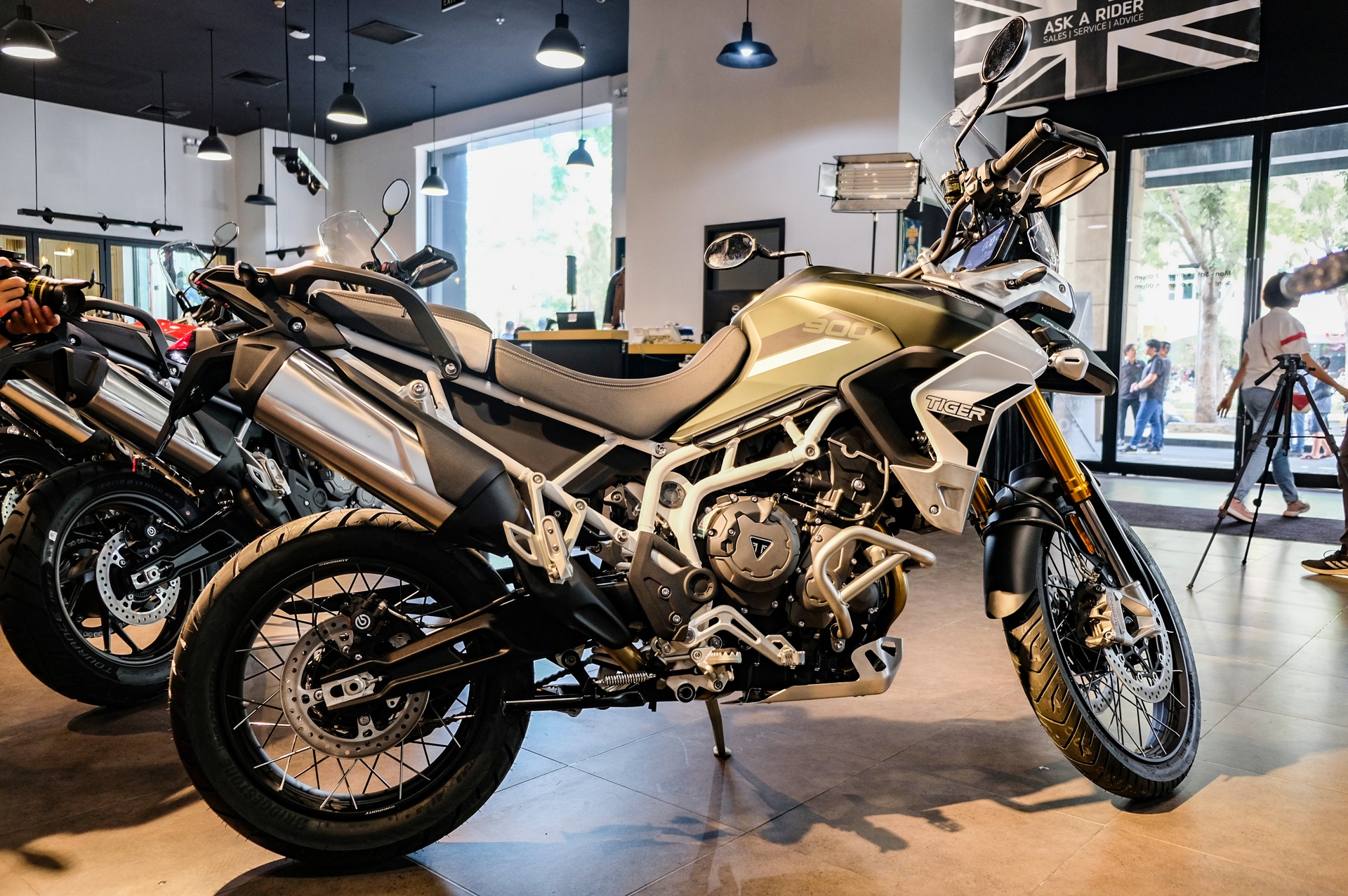 Triumph Tiger 900 ra mat anh 2