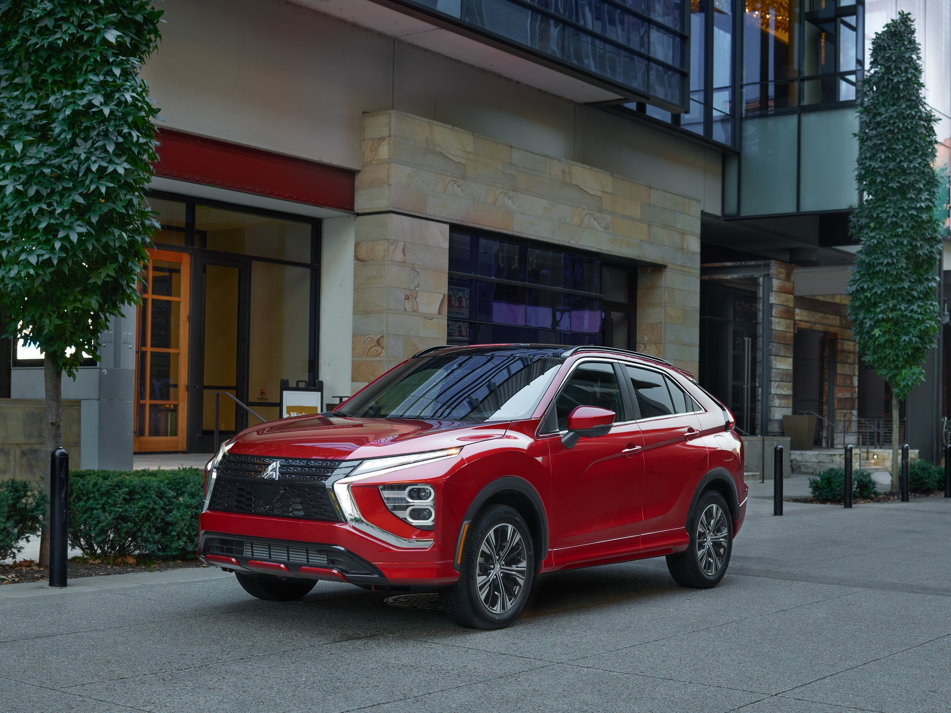 gia xe Mitsubishi anh 1