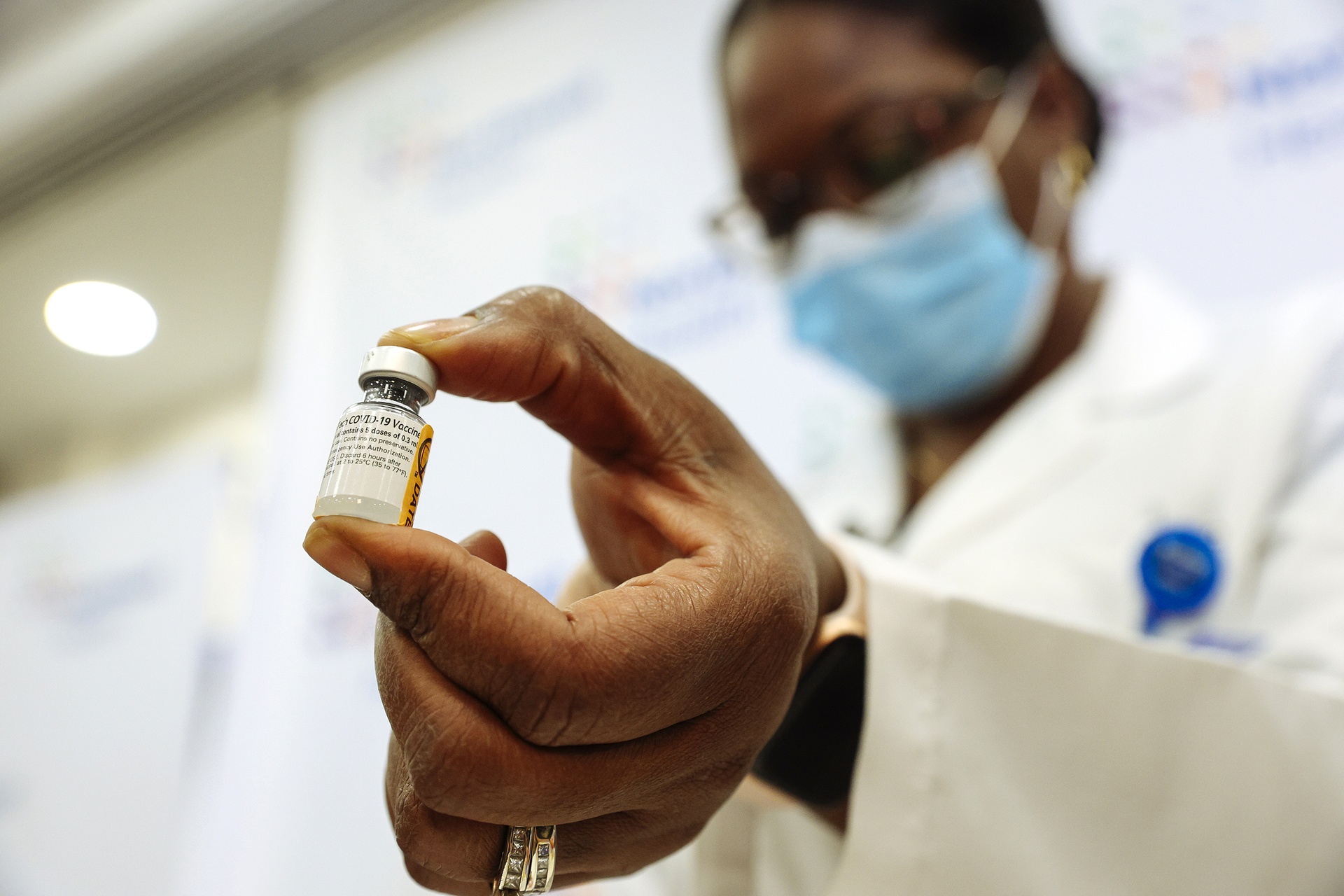 vaccine phong bien chung virus moi anh 2