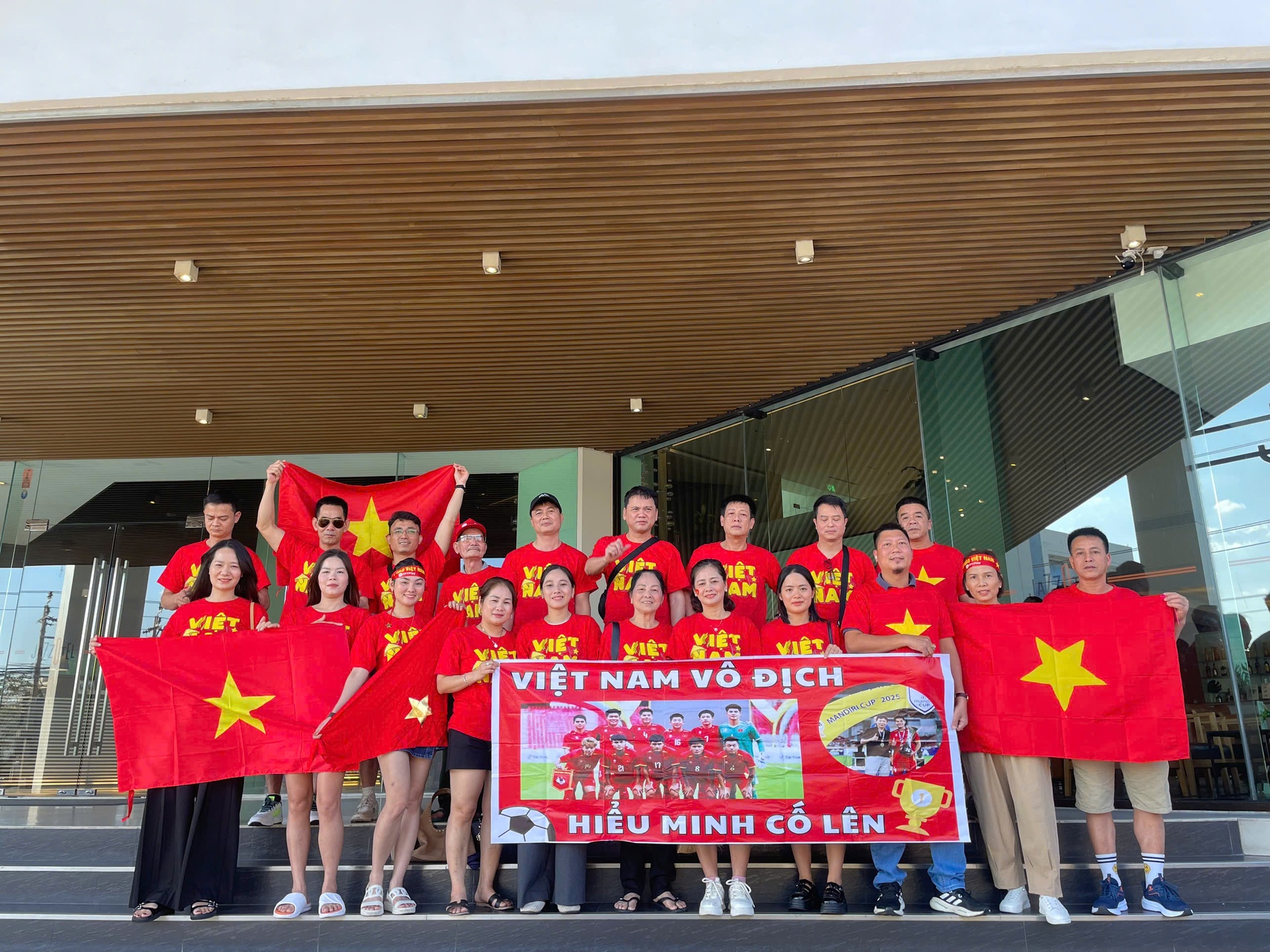 thưởng nóng ảnh 1 thuong nong anh 1