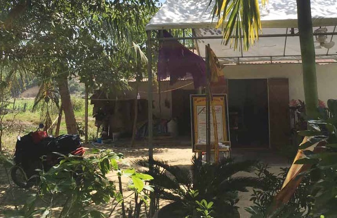 Vo cung con trai ban chet chong anh 1