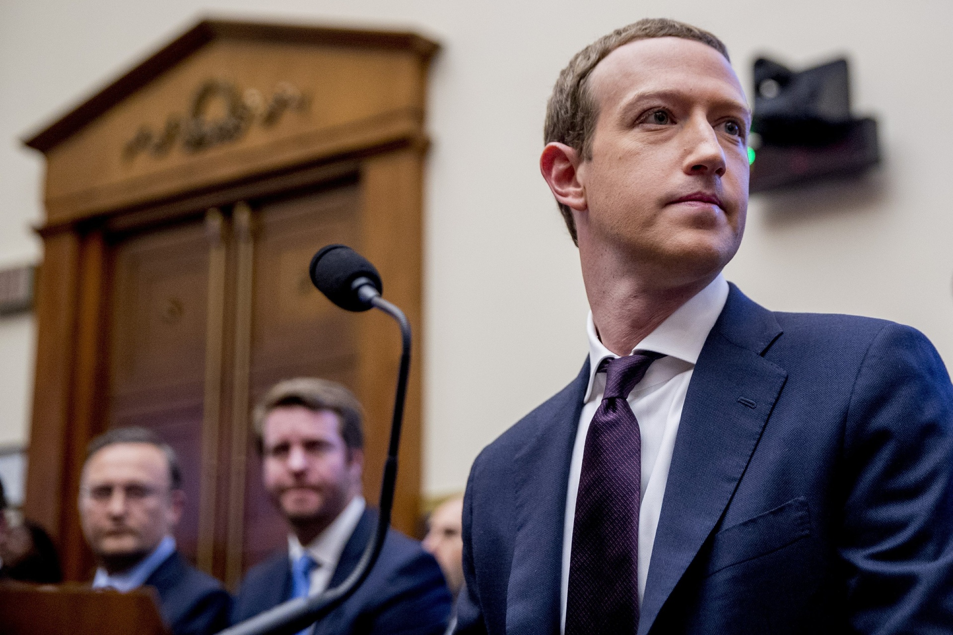 Donald Trump chi trich Mark Zuckerberg anh 1