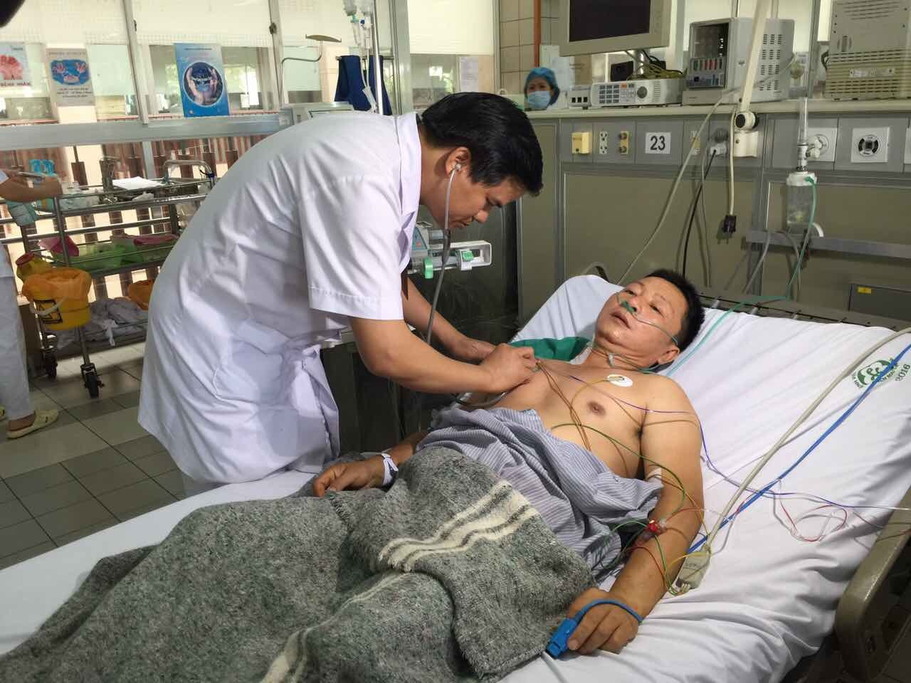 cuu benh nhan nguy kich vu soc phan ve anh 1