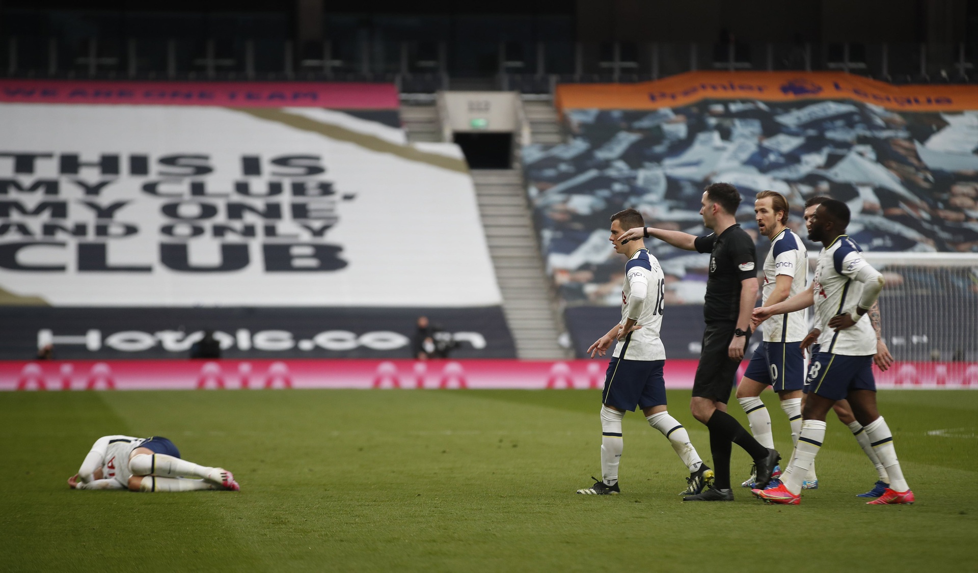 MU thang Tottenham anh 1