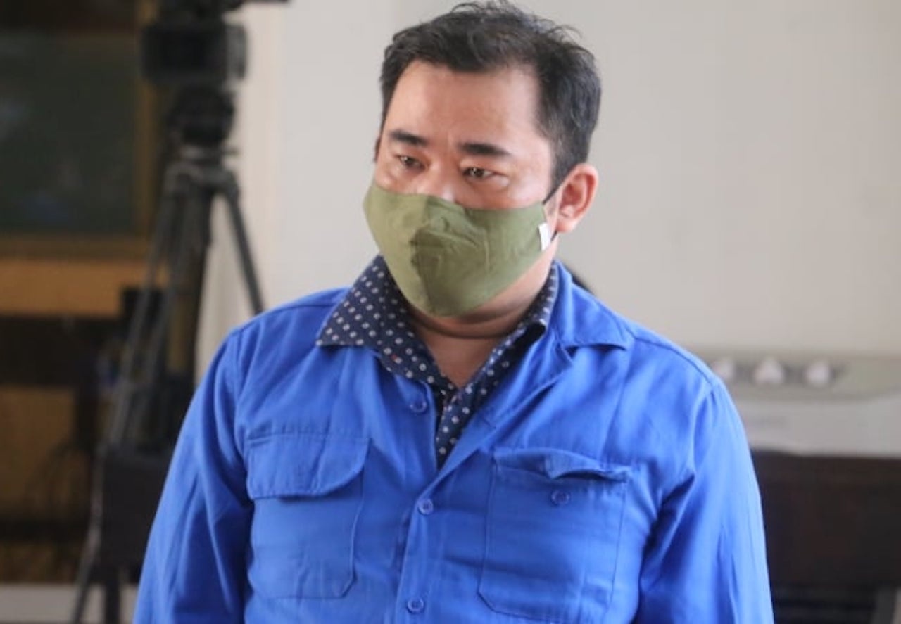 Tra ho so vu chi tien ty,  lua dieu chuyen giam doc Cong an An Giang anh 1