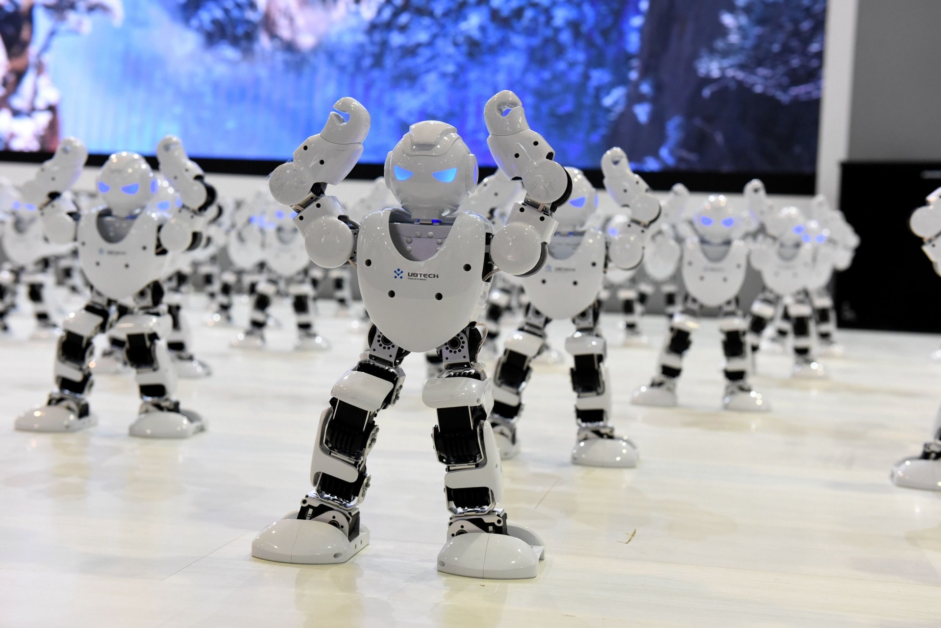 robot thay the smartphone anh 1