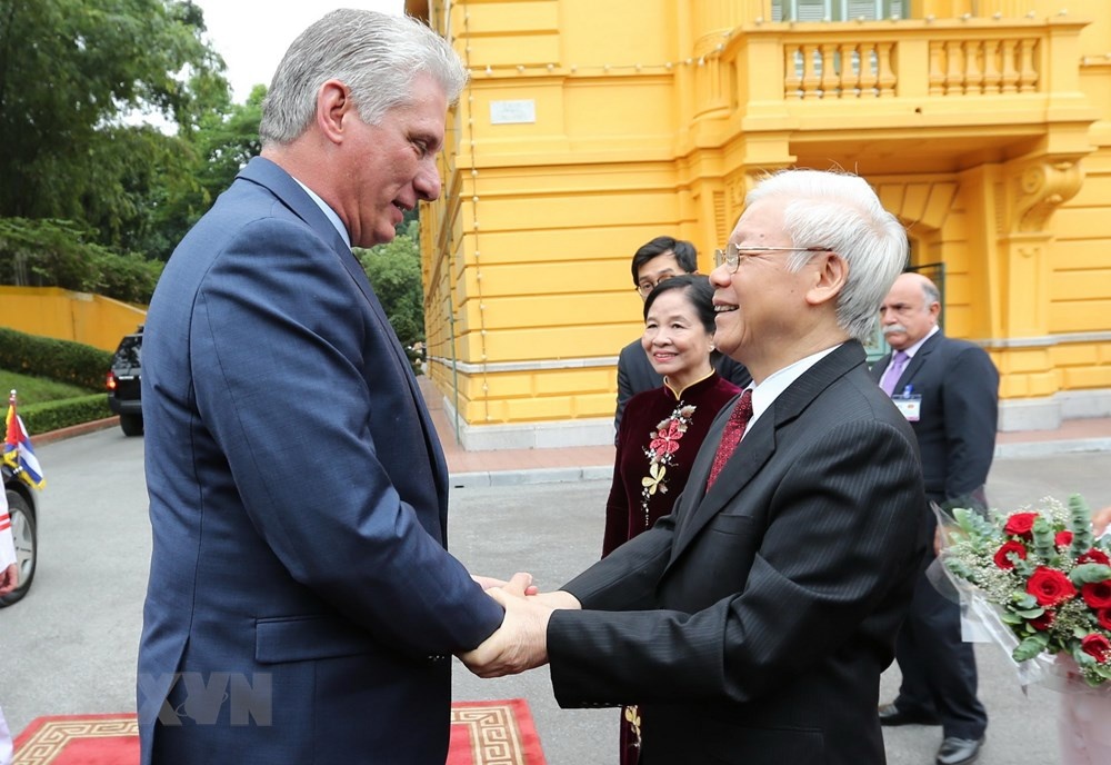 Chu tich Cuba tham Viet Nam anh 1