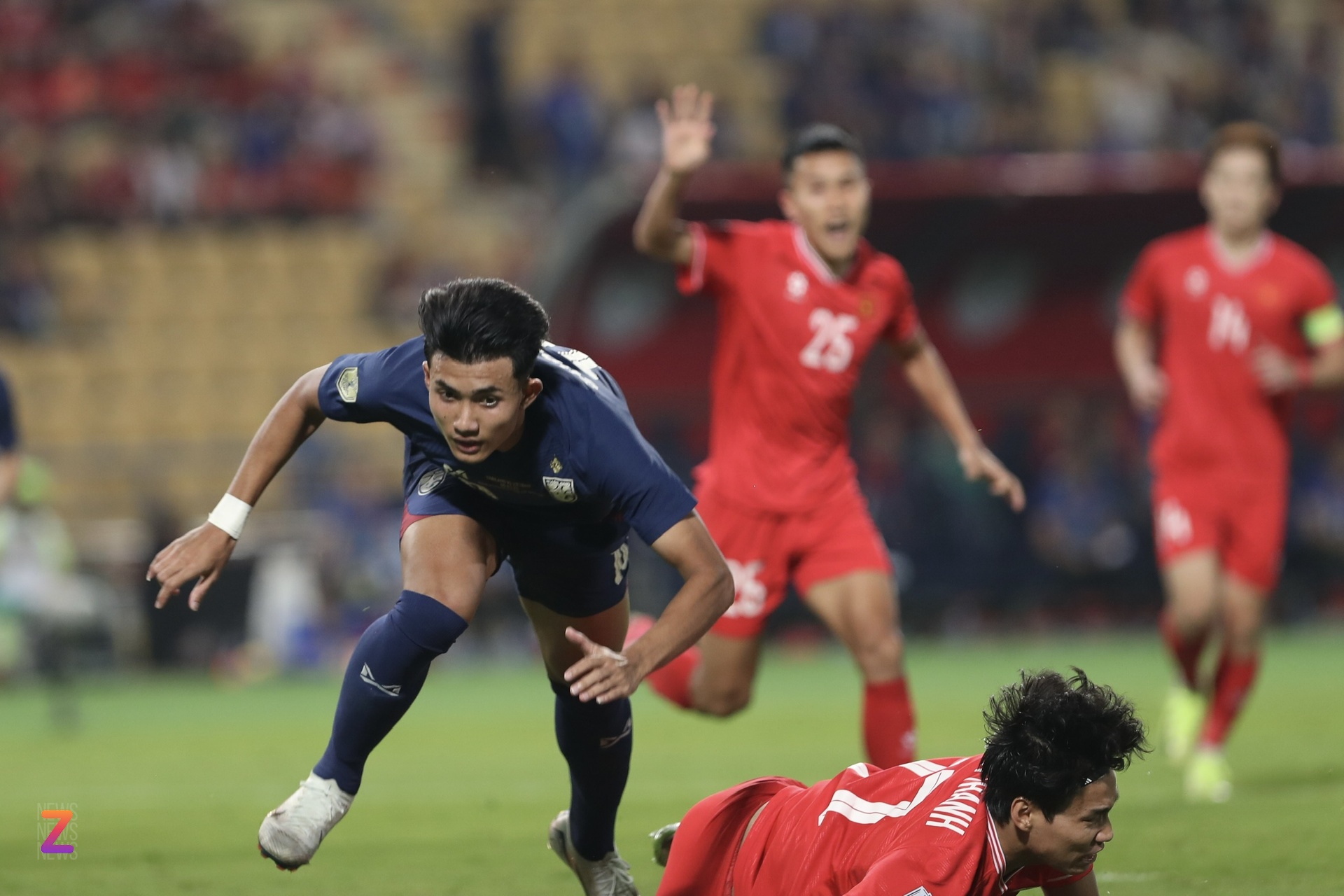Supachok should play football photo 2