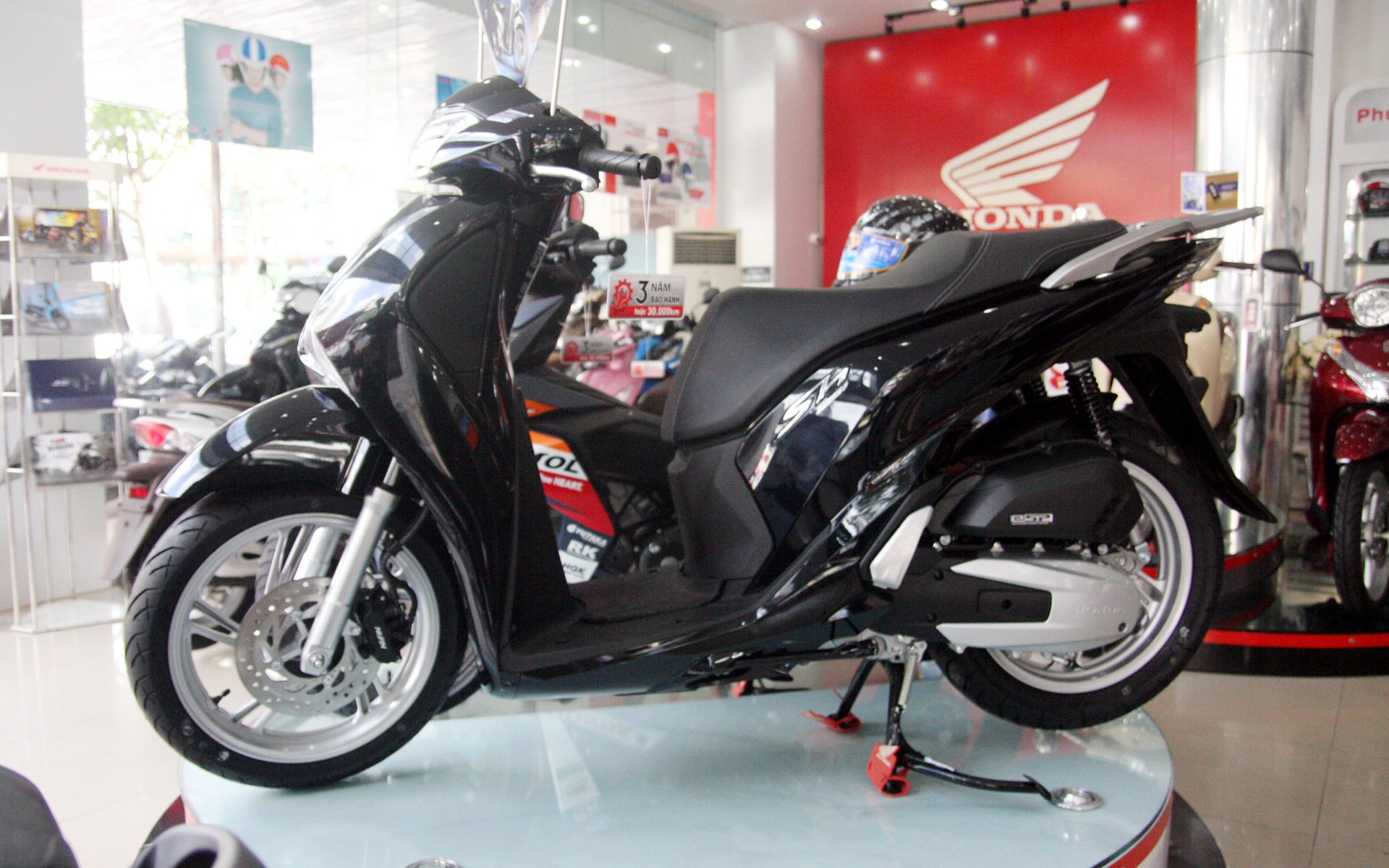 Honda SH 2017 ban o Viet Nam anh 1