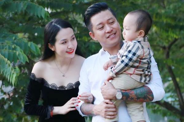 con trai Tuan Hung dong quang cao anh 1