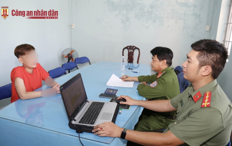Tam Thai Tu,  Campuchia anh 1