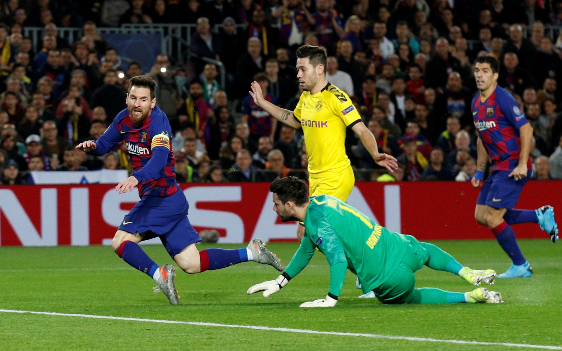 Messi an va anh 1