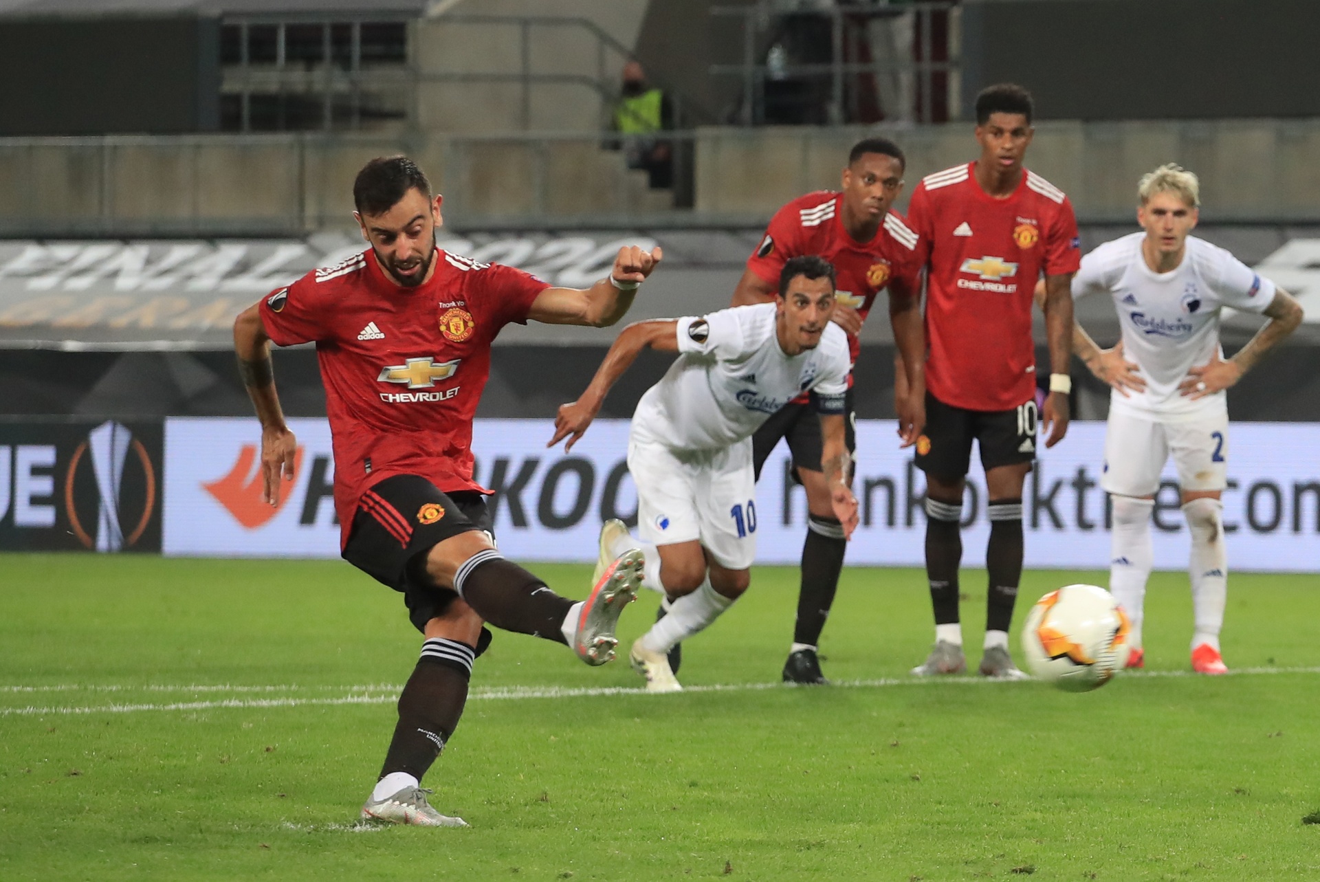 Bruno Fernandes kiet suc anh 5