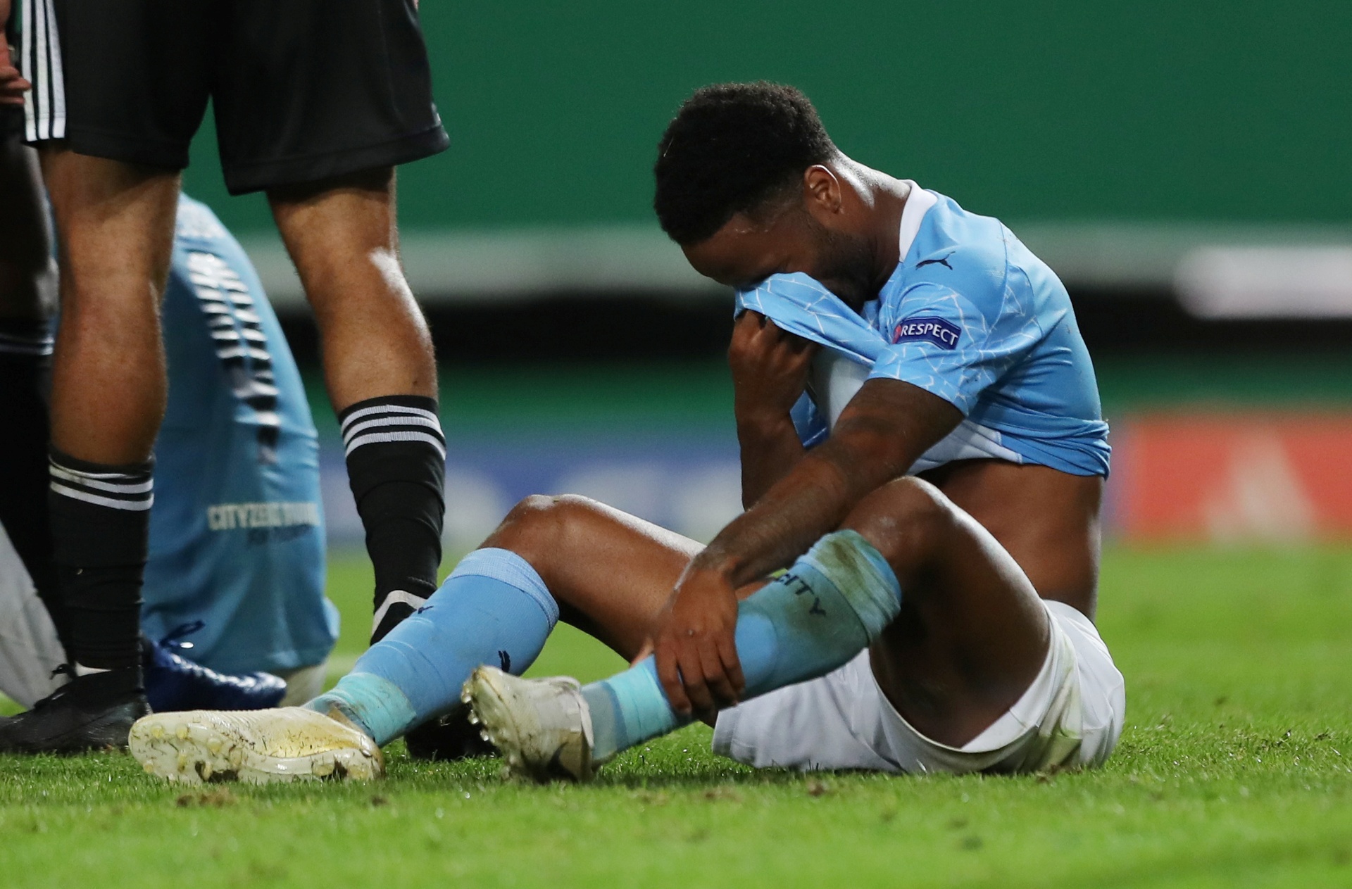 Man City thua Lyon anh 2