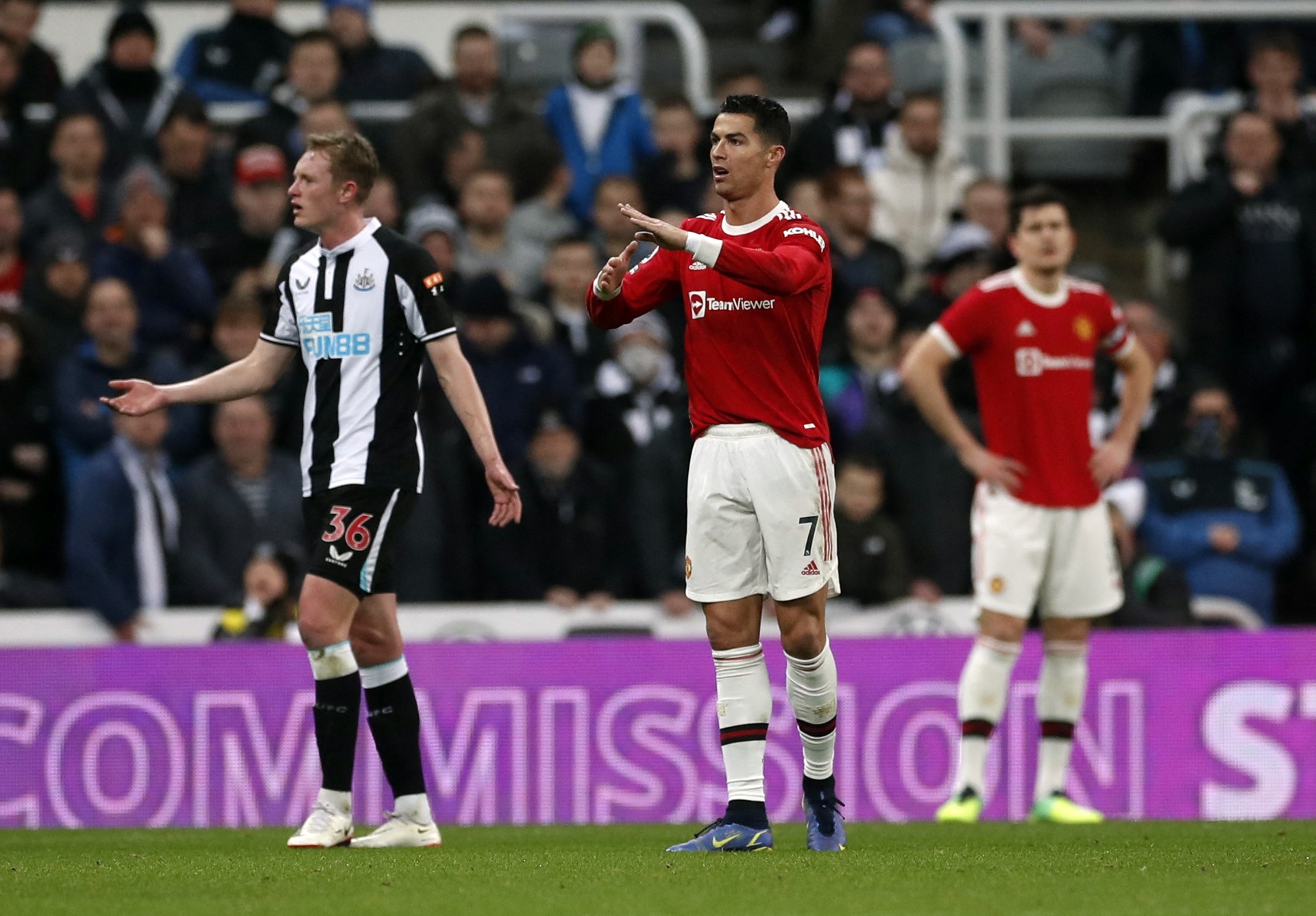 Man United dau Newcastle anh 1