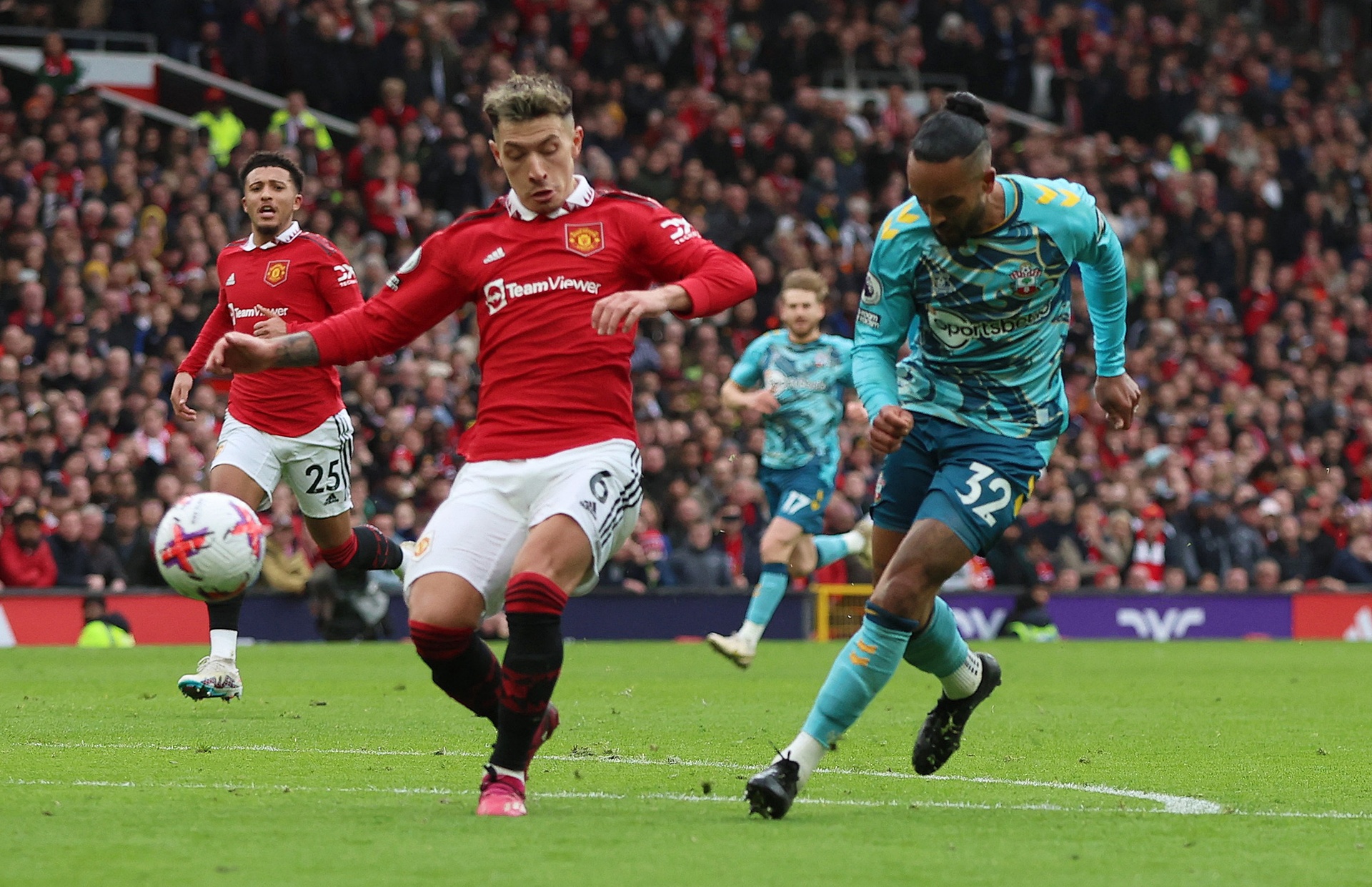 MU dau Southampton anh 33