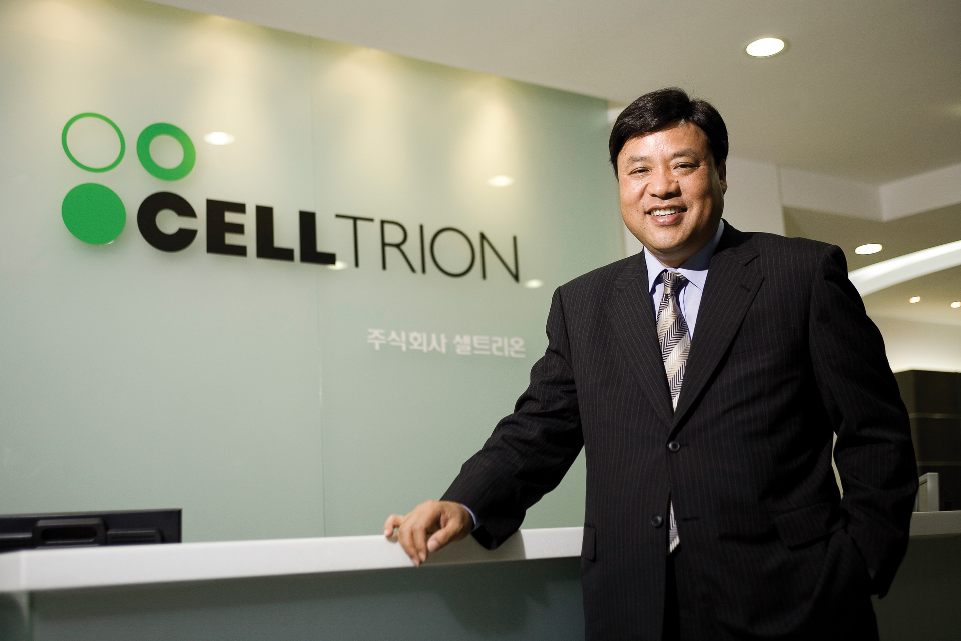 ong chu Celltrion thanh nguoi giau thu 2 Han Quoc anh 1