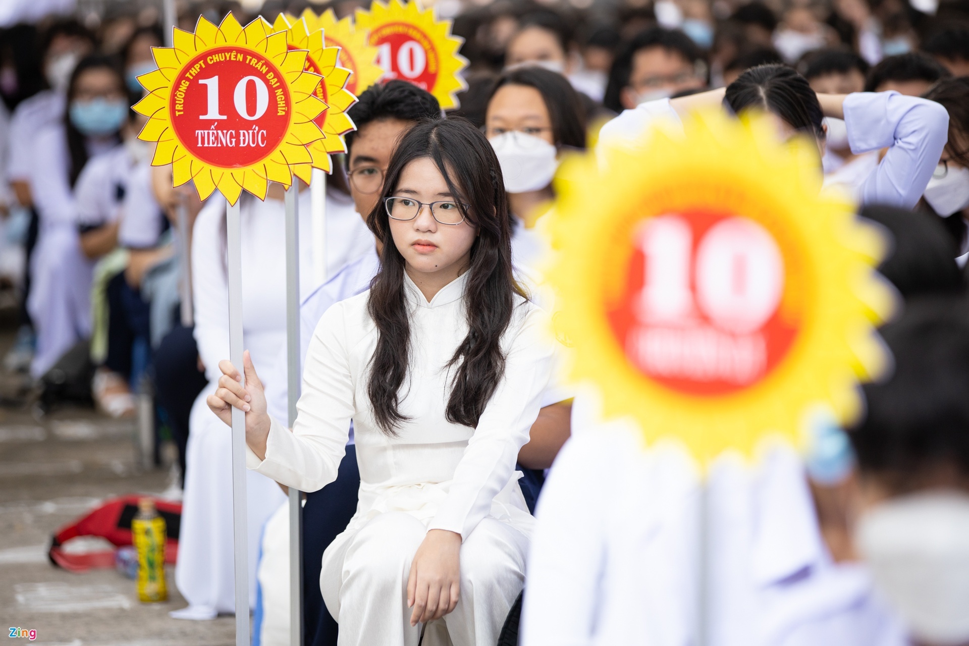 nu sinh mac ao dai anh 1