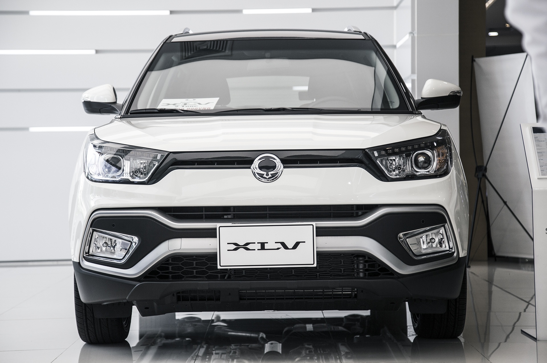 SsangYong de don xin pha san anh 1