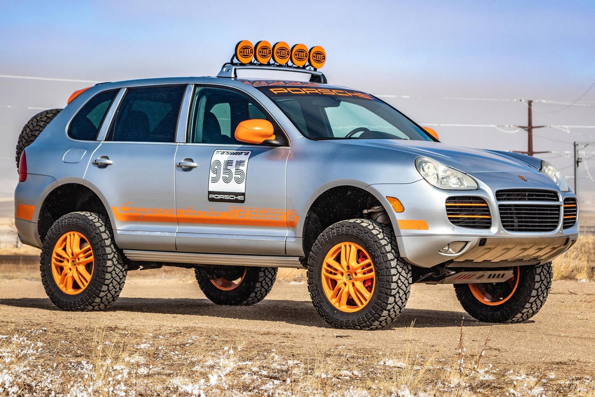 Porsche Cayenne 2005 duoc do phong cach offroad anh 1