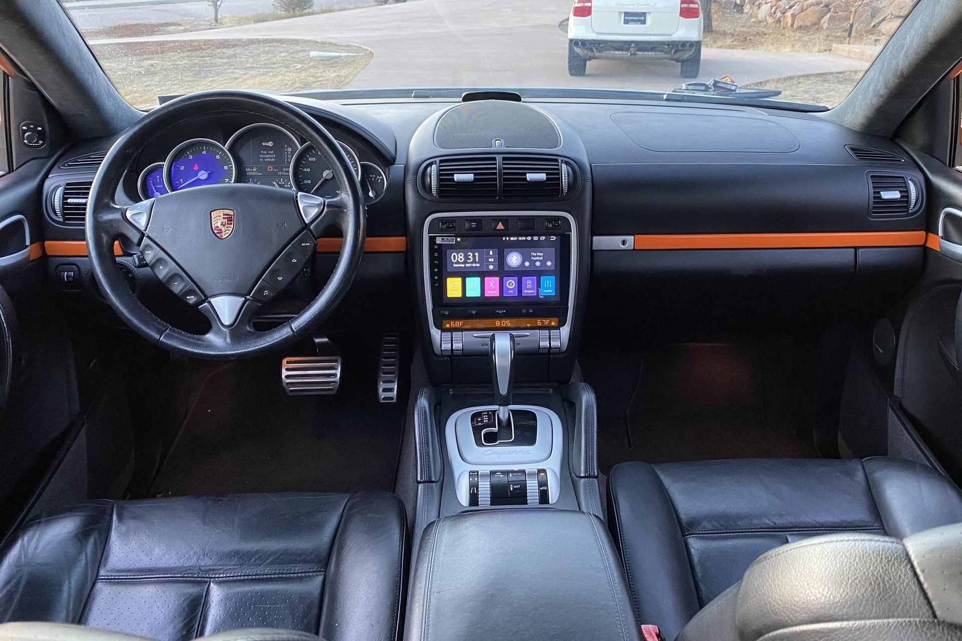 Porsche Cayenne 2005 duoc do phong cach offroad anh 4