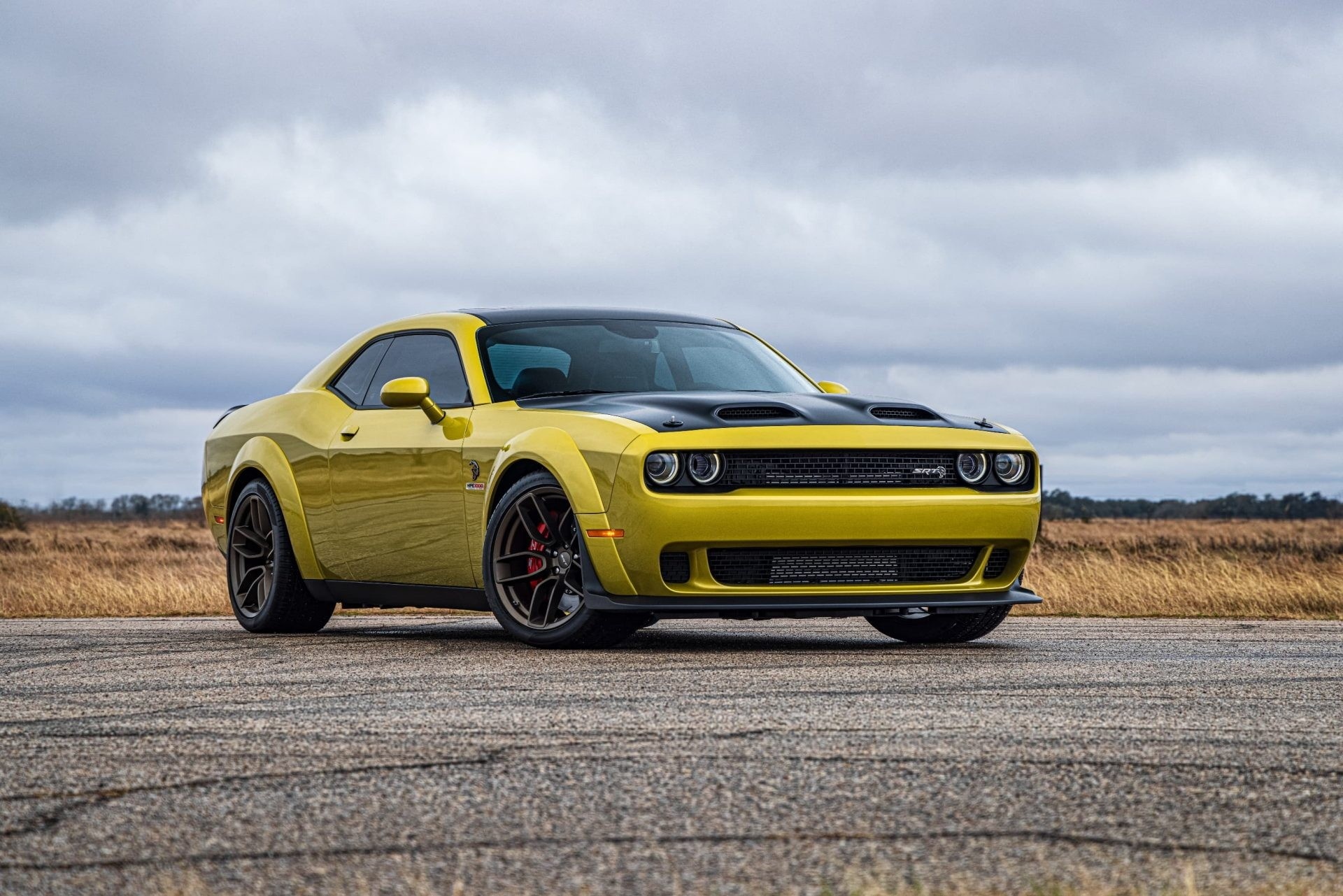 Dodge Challenger manh 1.035 ma luc voi goi do cua Hennessey anh 1