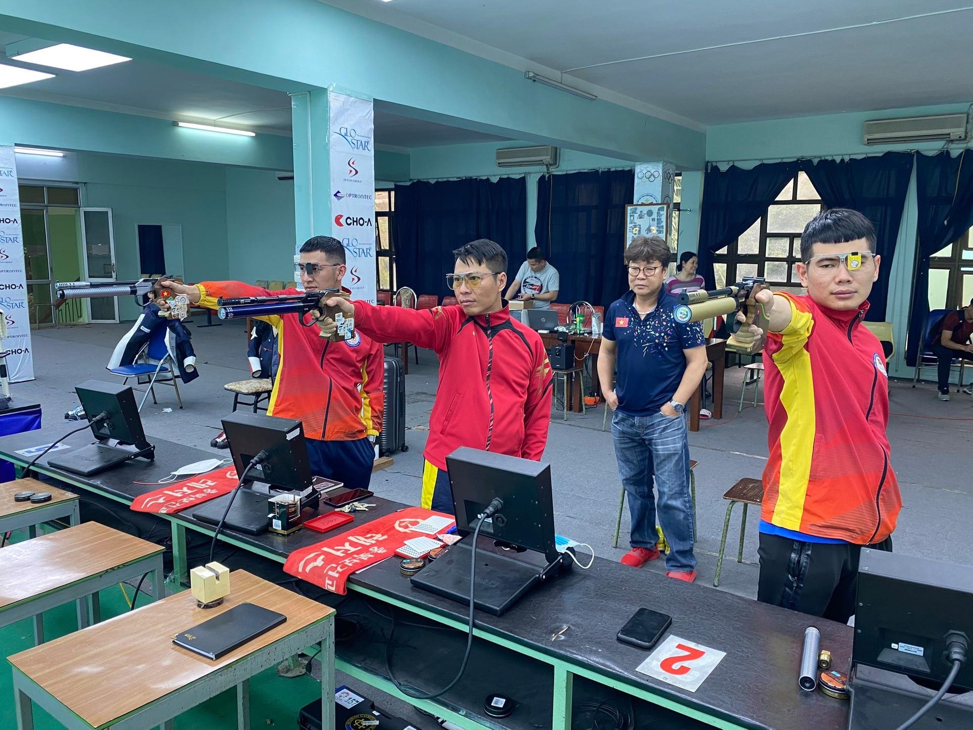 ban sung Olympic anh 1