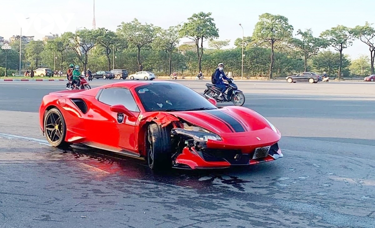 Ferrari gay tai nan anh 1