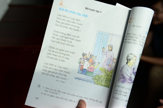 Bài thơ Gửi lời chào lớp Một trong sách Tiếng Việt lớp 1 hiện hành - Ảnh: Thuận Thắng