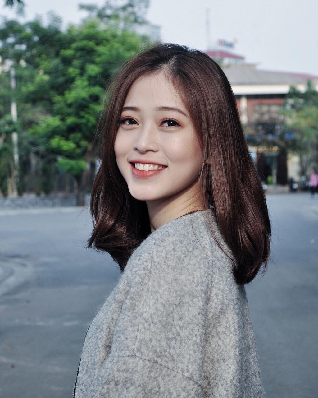 Hot girl truong Kinh te quoc dan anh 2