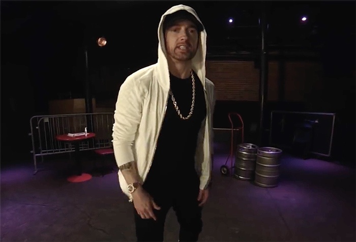 Eminem "goi hon" Justin Bieber trong MV moi anh 1