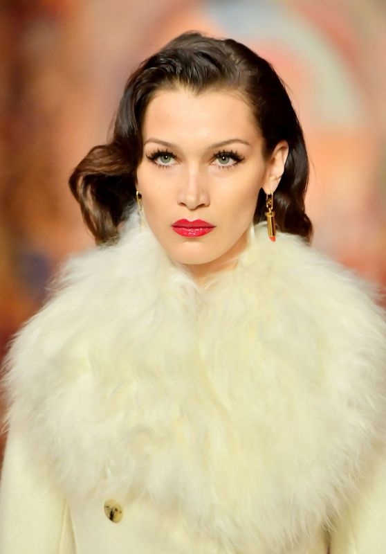 chan dung bella hadid anh 2