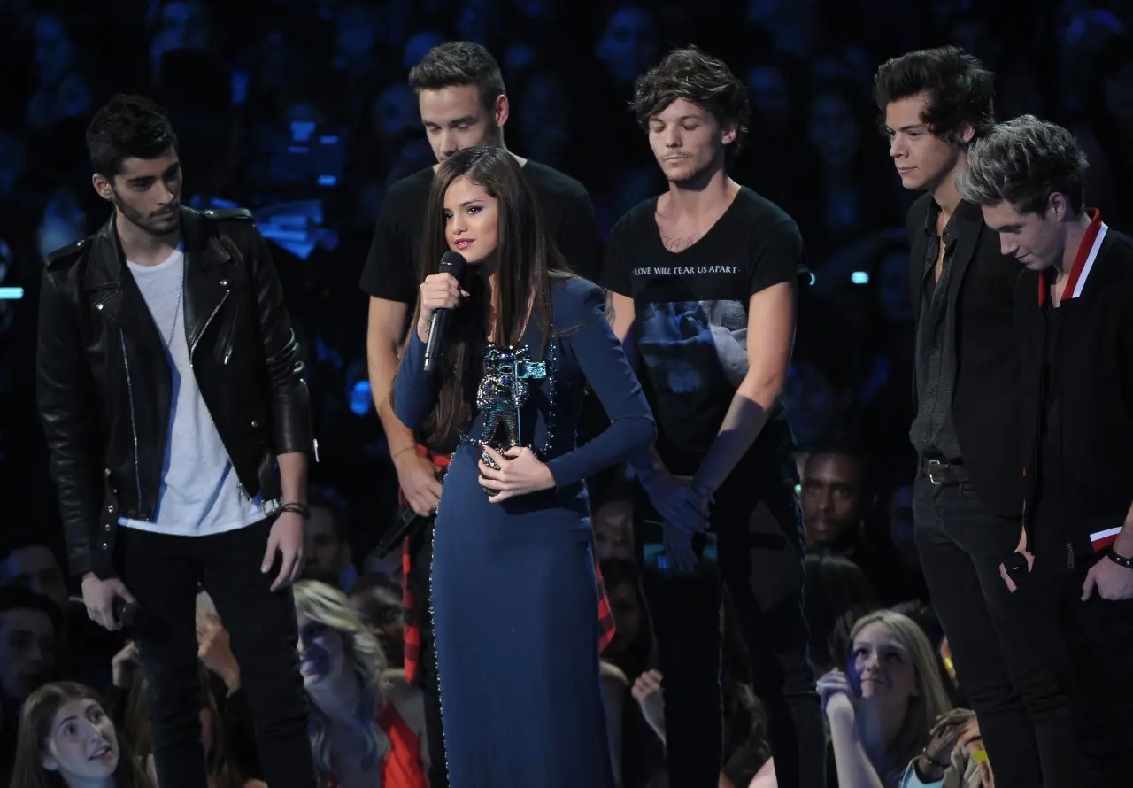 Selena Gomez hen ho anh 1