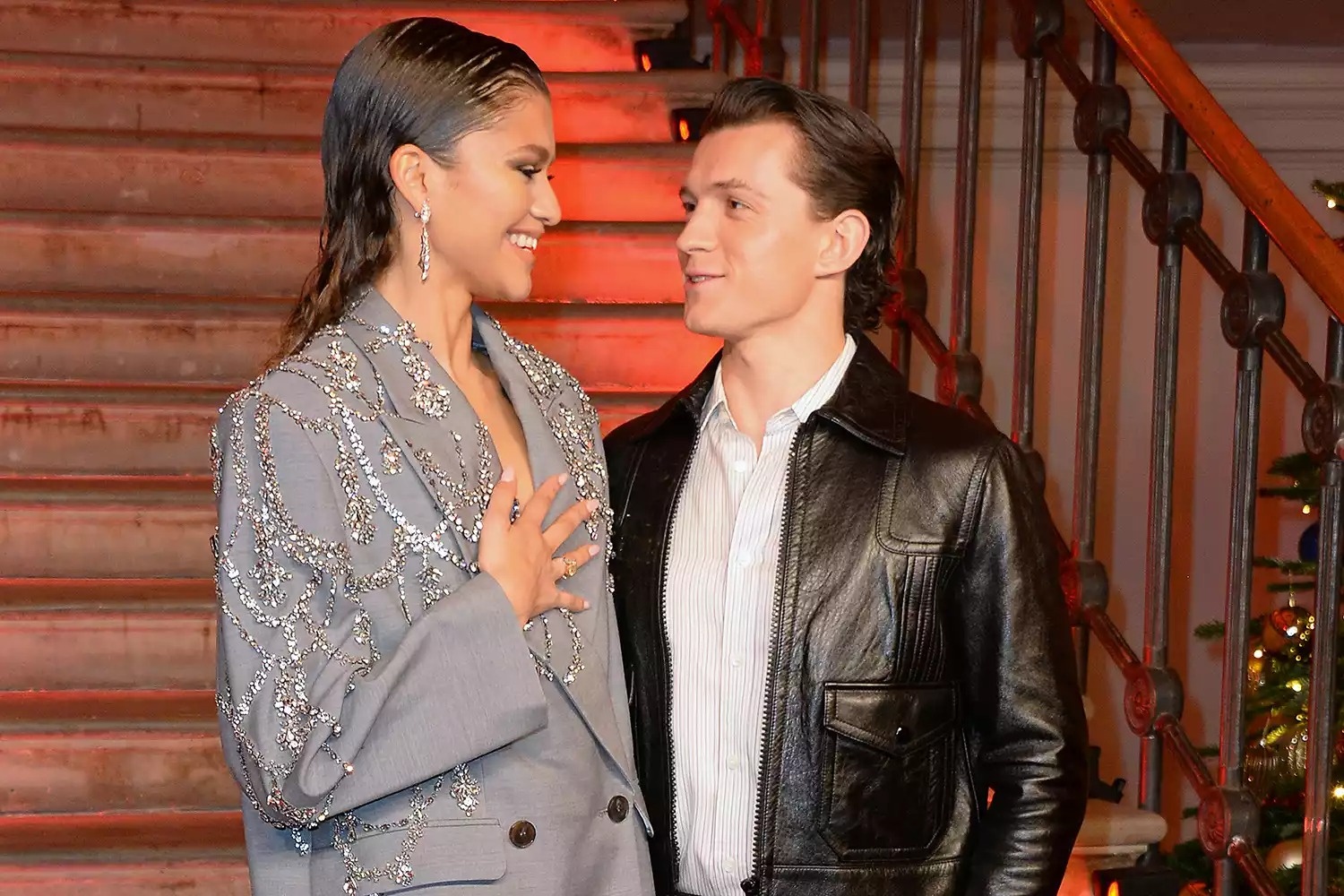 'Người Nhện' Tom Holland và bạn gái tính chuyện kết hôn VOZ
