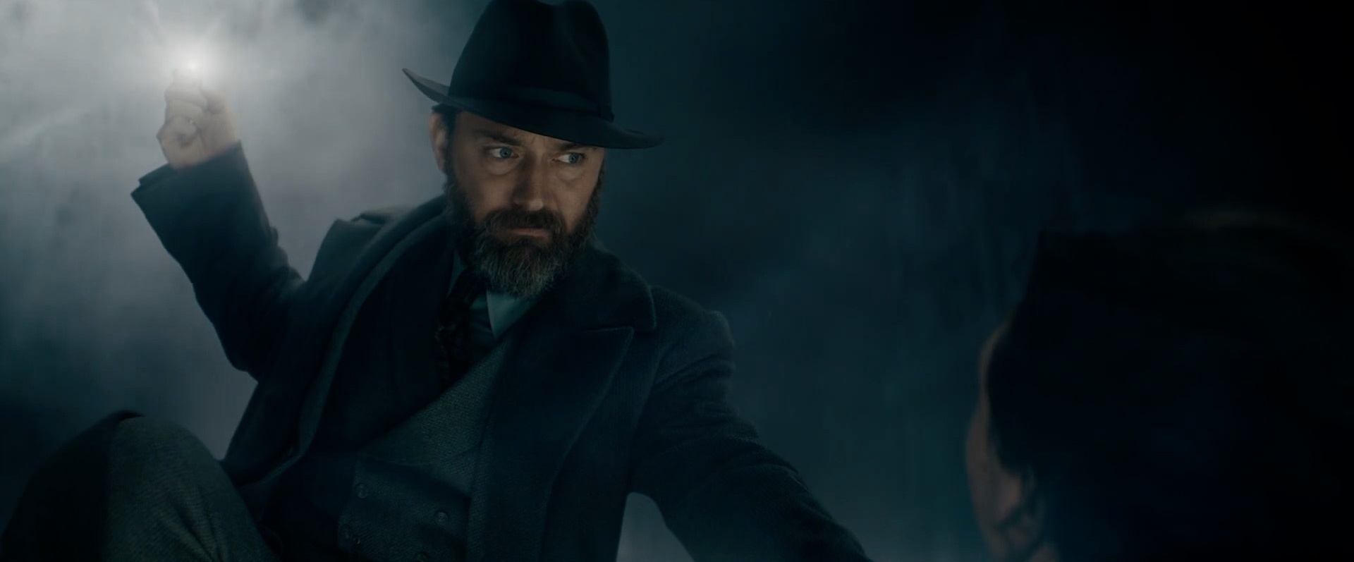 trailer Fantastic Beasts 3 anh 3