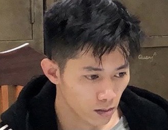 be gai 12 tuoi bi bao hanh anh 1