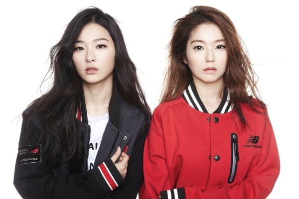 Seulgi và Irene trên tạp chí Oh Boy. Ảnh: ohboy