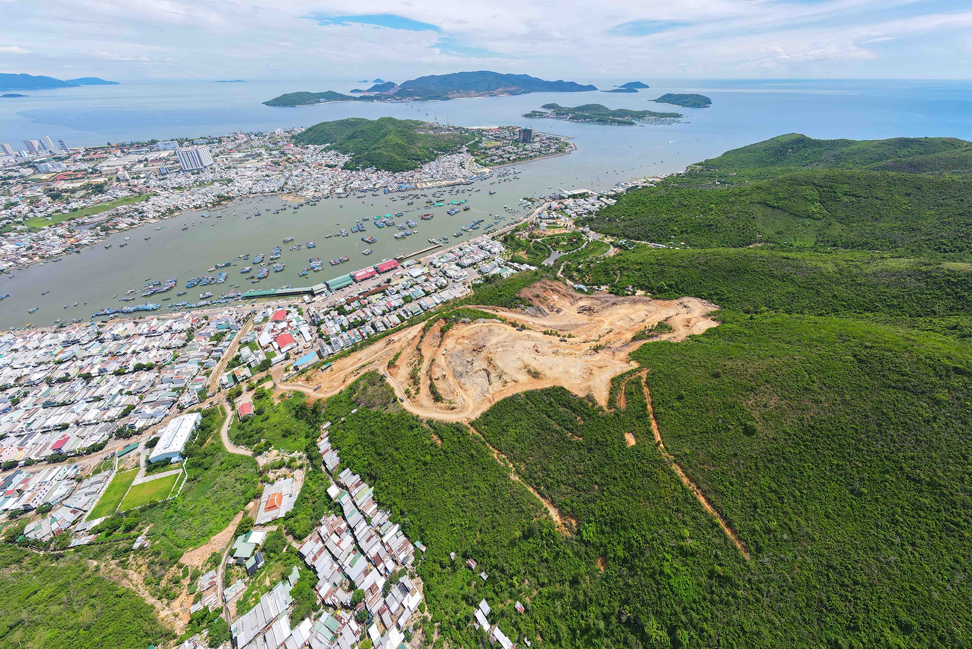 Dung thi cong du an lam nut nha dan o Khanh Hoa anh 1