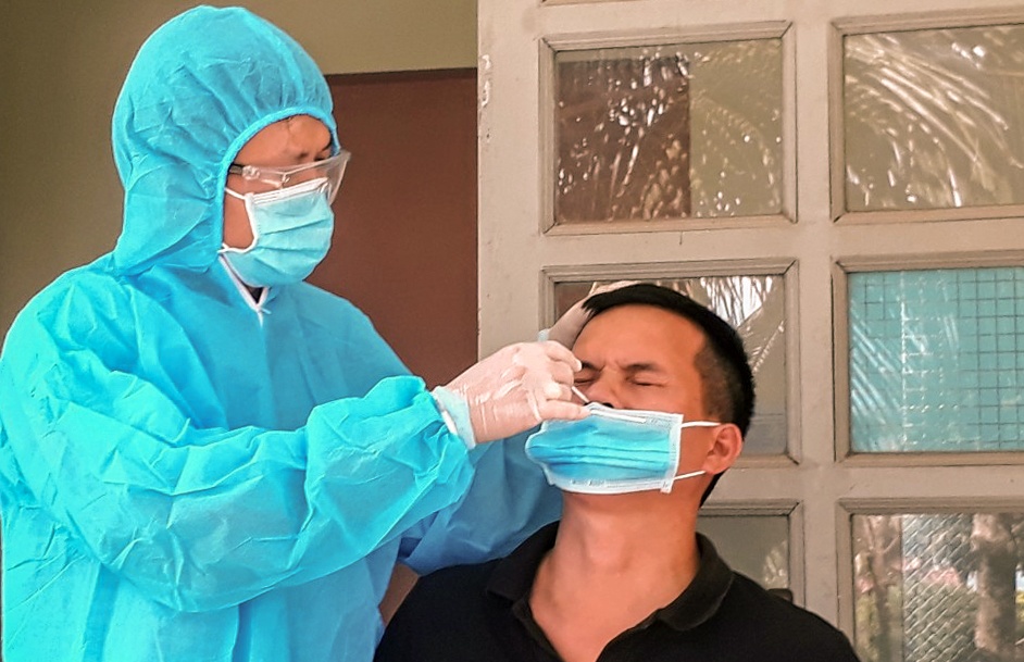 Binh Phuoc thu phi test nhanh nCov anh 1